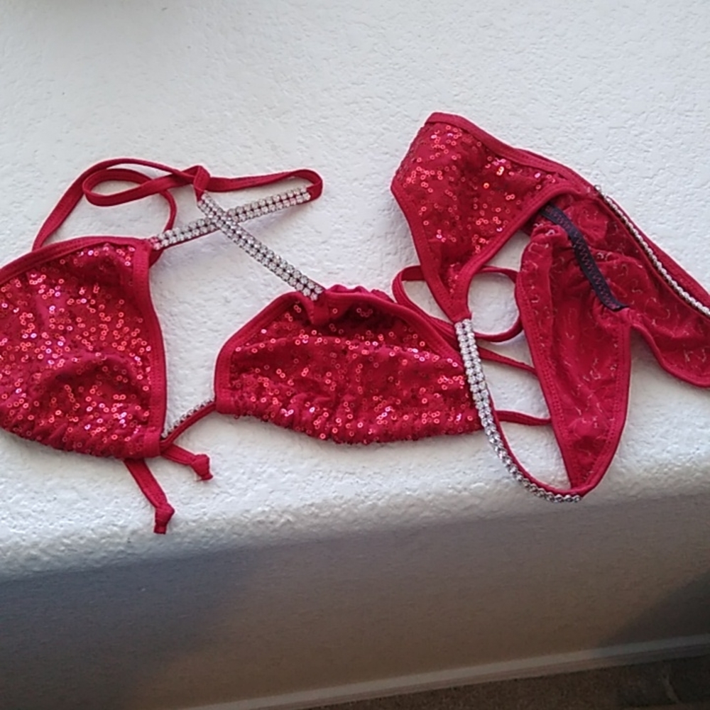 Bikini comp suit